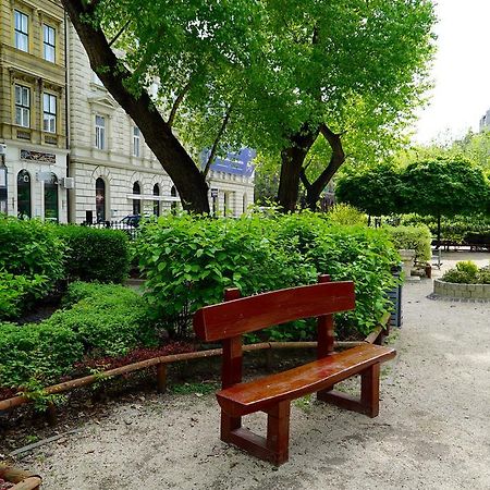 Liszt Ferenc Boutique Apartment Budapest Luaran gambar