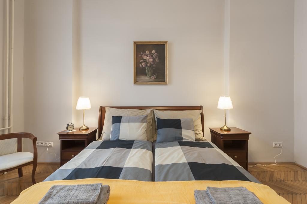 Liszt Ferenc Boutique Apartment Budapest Luaran gambar