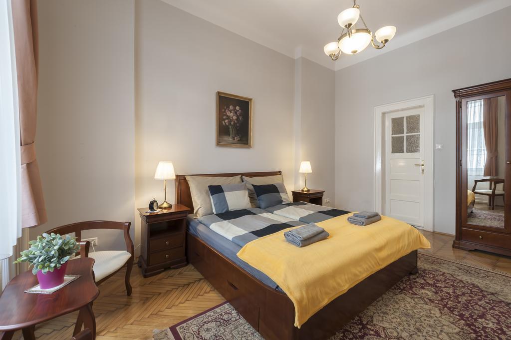 Liszt Ferenc Boutique Apartment Budapest Luaran gambar