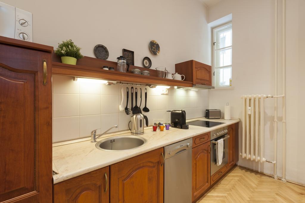 Liszt Ferenc Boutique Apartment Budapest Luaran gambar