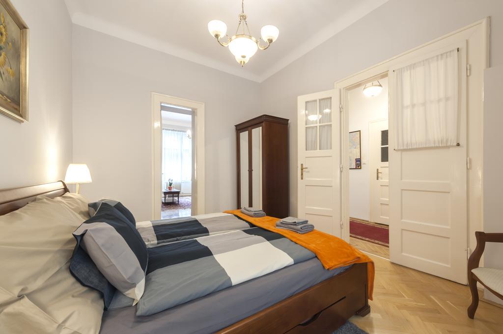 Liszt Ferenc Boutique Apartment Budapest Luaran gambar