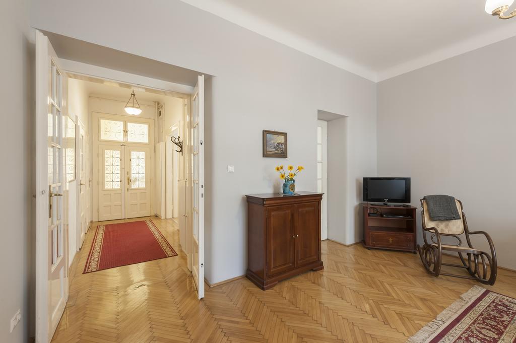 Liszt Ferenc Boutique Apartment Budapest Luaran gambar