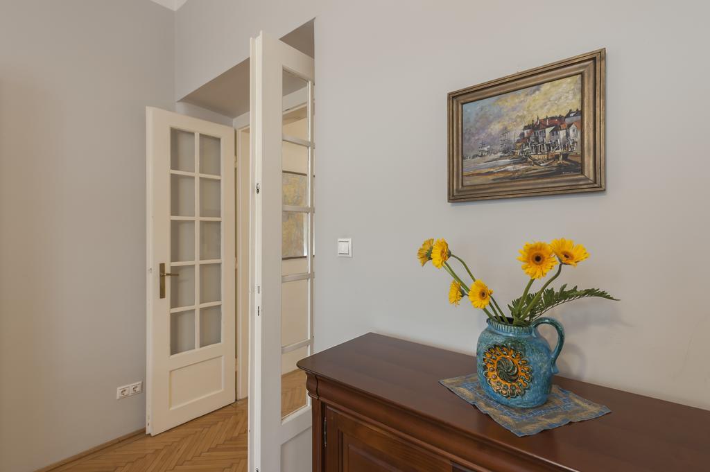 Liszt Ferenc Boutique Apartment Budapest Luaran gambar
