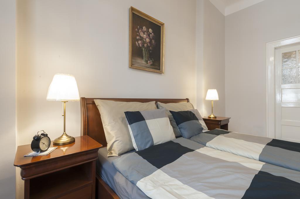 Liszt Ferenc Boutique Apartment Budapest Luaran gambar